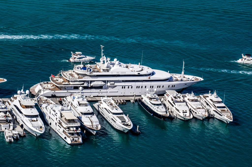 Launch of Simplified Protocol Will Ease the Movement of Foreign Yachts between Abu Dhabi and Dubai